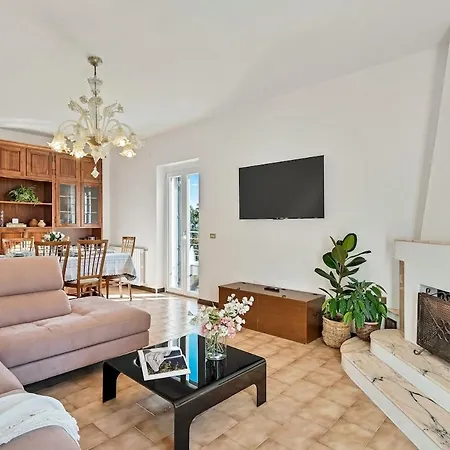 Vakantiehuis Poesia, 7 Pax With Pool *