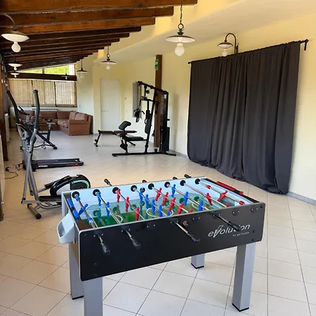 Poesia, 7 Pax With Pool Casa vacanze Tendola